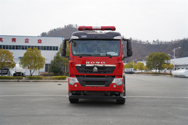 【汉成牌】重汽豪沃12吨泡沫消防车