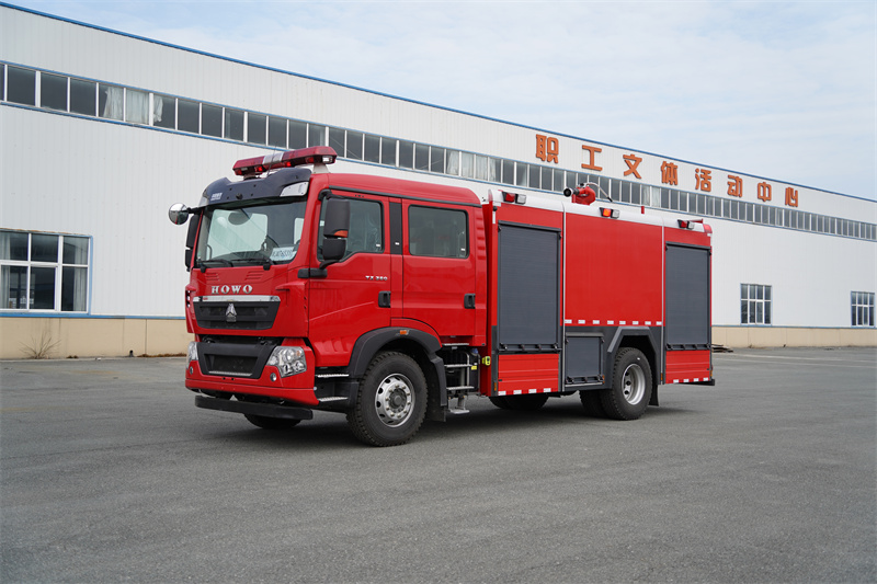 【汉成牌】重汽豪沃8吨水罐消防车