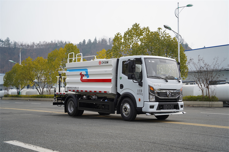 东风股份K6蓝牌洒水车 7方（燃油车）