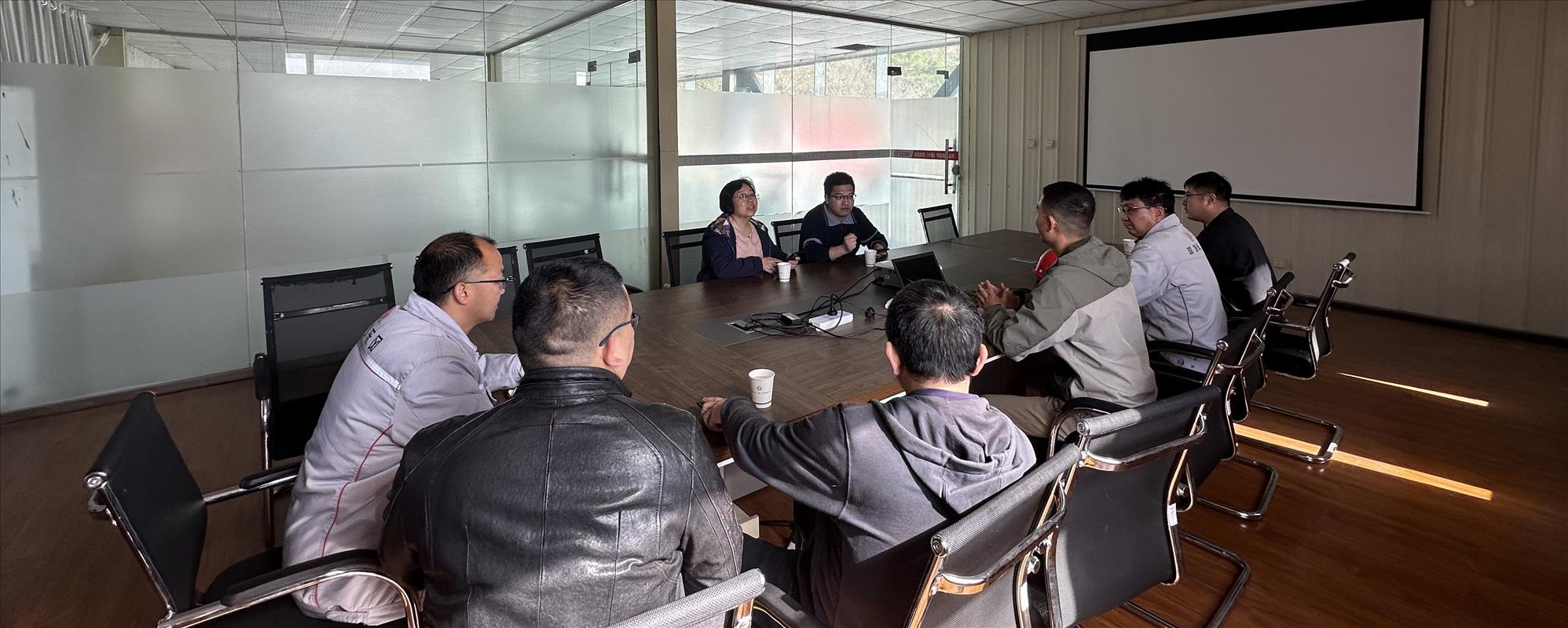 湖北特检院权威专家莅临深圳东风，助力危化新品开发！